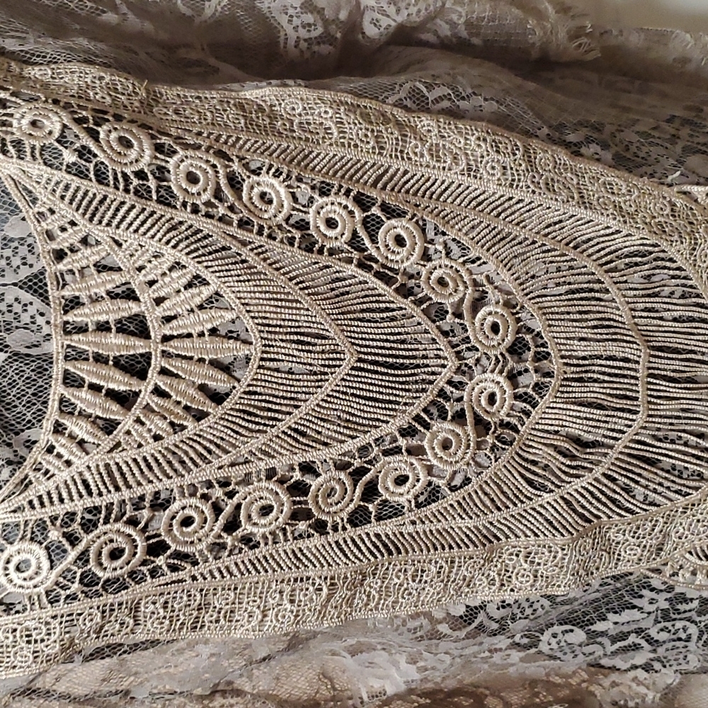 Daytrip Lace Embellished Boho Top NWOT - Picture 3 of 13